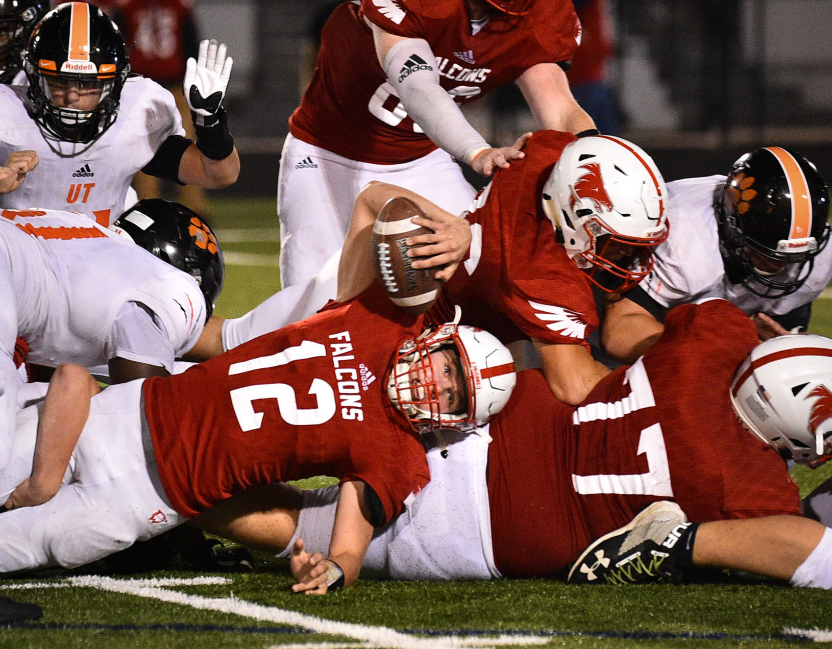 083019-qct-spt-ut-west-football-193a.jpg